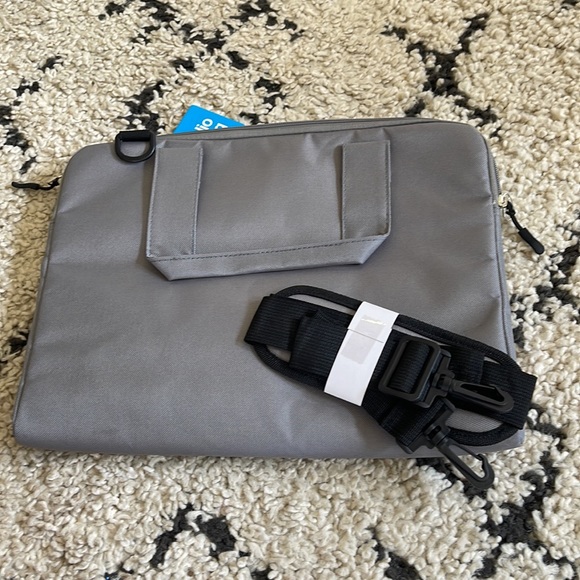 NWT Laptop Case 13” - Picture 4 of 5